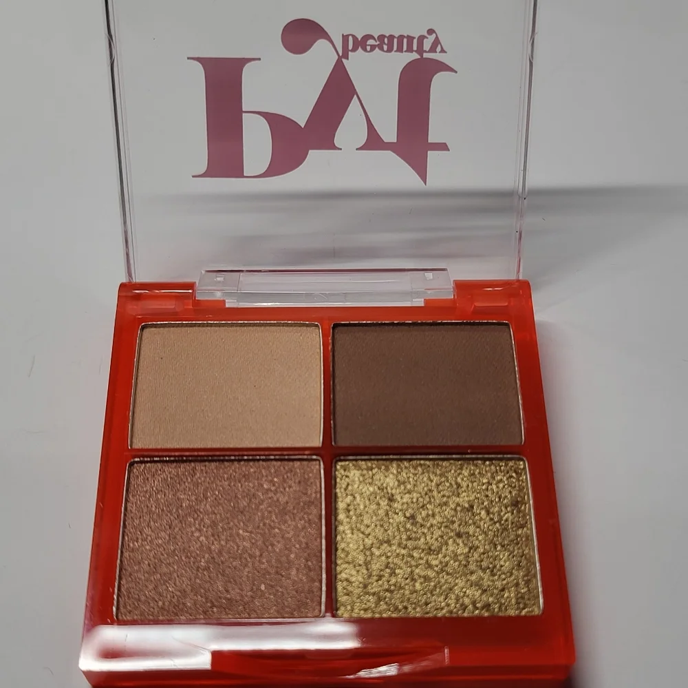 Eye Shadow Bundle - Picture 10 of 11